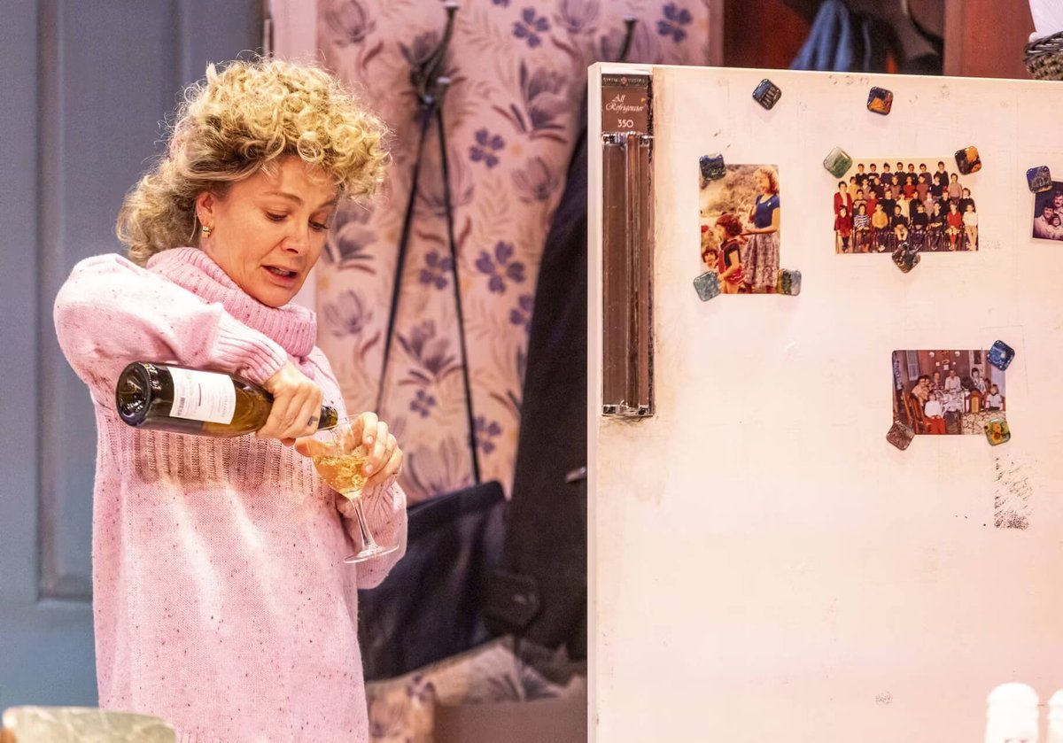 ShirleyValentine_Production_AthenaeumTheatre_007582